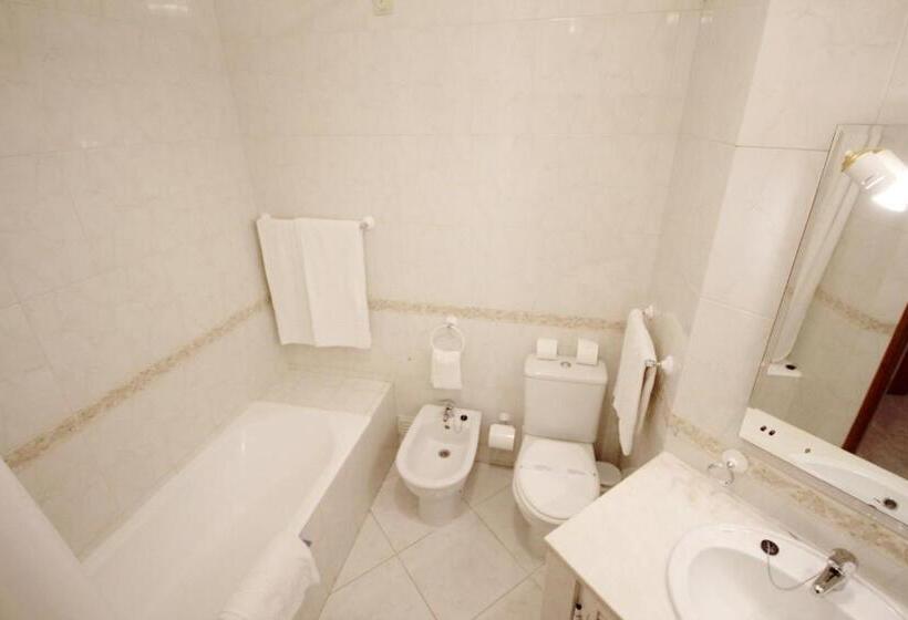 Трехместный Номер Комфорт, Hospedaria Buganvilia Alvor