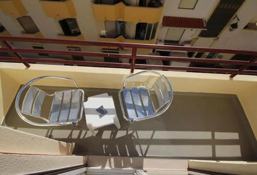 コンフォートトリプルルーム, Hospedaria Buganvilia Alvor