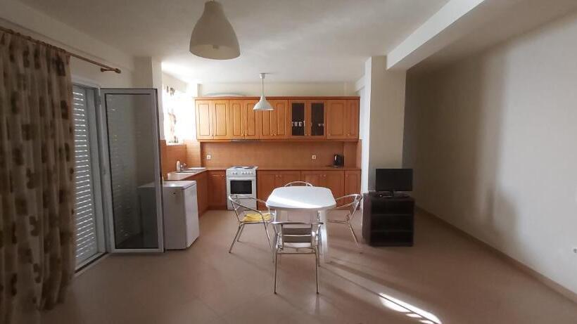 إستوديو قياسى مطل على البحر مزوَّد بشرفة, Magic Ionian Apartments & Rooms