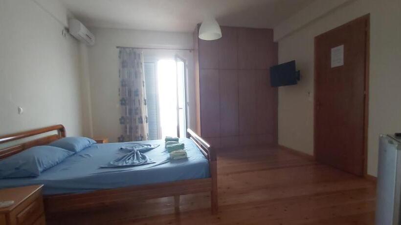 غرفة قياسية مطلّة علي البحر مزوَّدة بشُرفة, Magic Ionian Apartments & Rooms