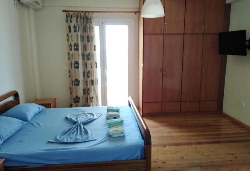 غرفة قياسية مطلّة علي البحر مزوَّدة بشُرفة, Magic Ionian Apartments & Rooms