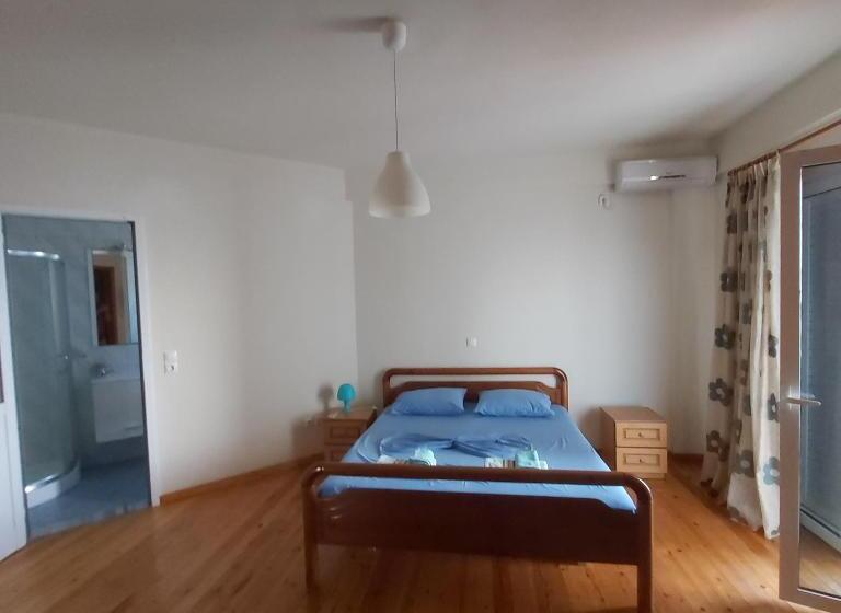 غرفة قياسية مطلّة علي البحر مزوَّدة بشُرفة, Magic Ionian Apartments & Rooms