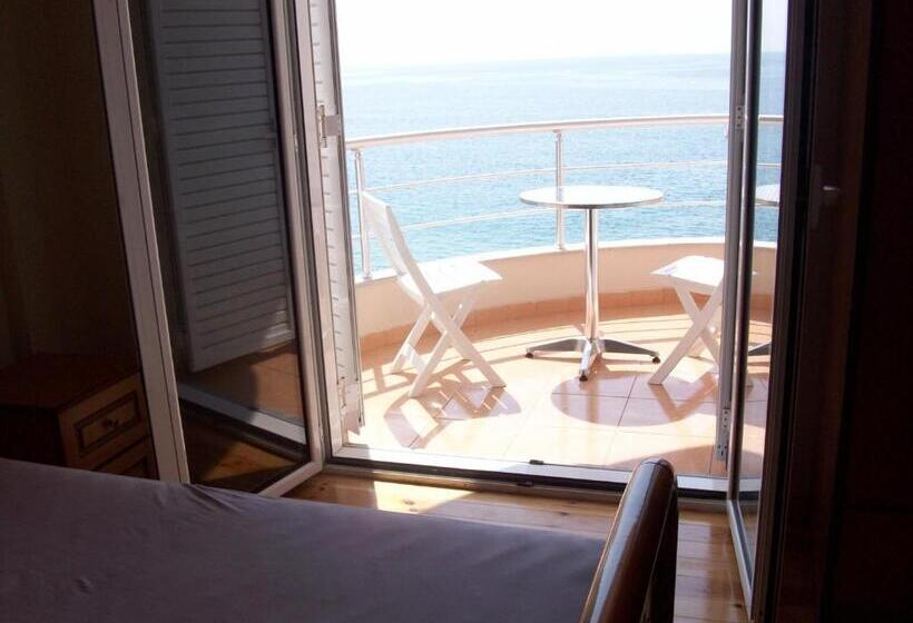 غرفة قياسية مطلّة علي البحر مزوَّدة بشُرفة, Magic Ionian Apartments & Rooms