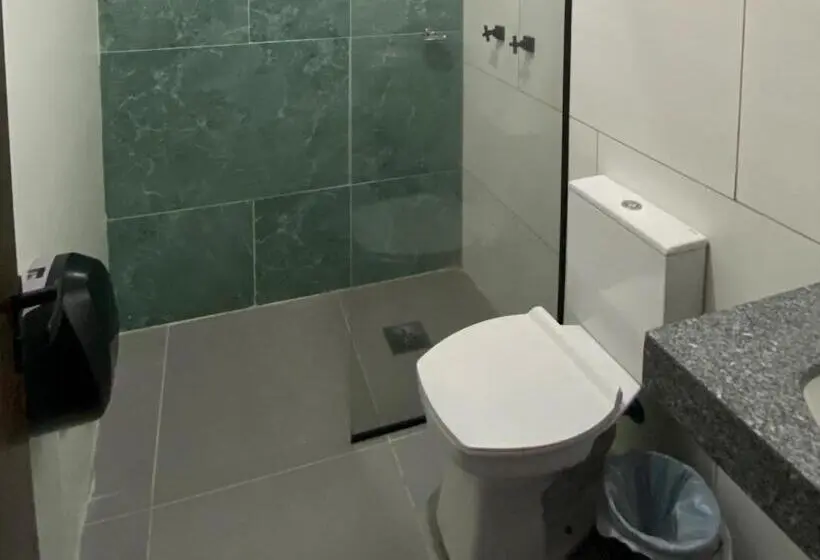 スイート, Chateau Motel Campinas