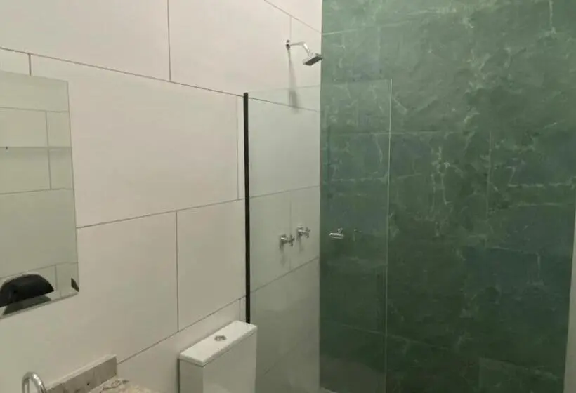 スイート, Chateau Motel Campinas