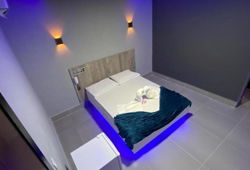 スイート, Chateau Motel Campinas