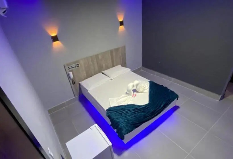 スイート, Chateau Motel Campinas