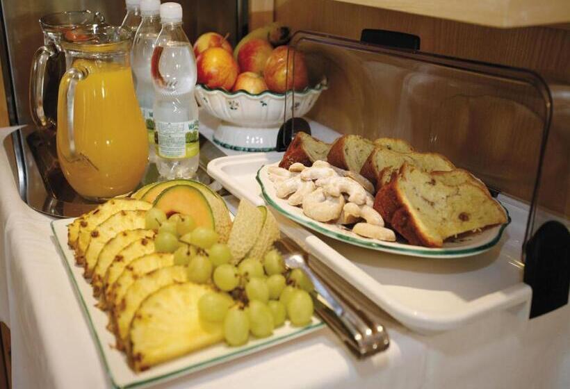 Номер Стандарт с Балконом, Gästehaus Hobelleitner