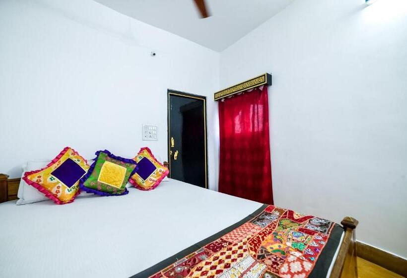 اتاق استاندارد, Mud Mirror Guesthouse