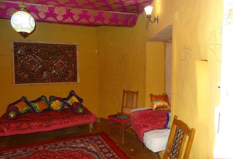 اتاق لوکس, Mud Mirror Guesthouse