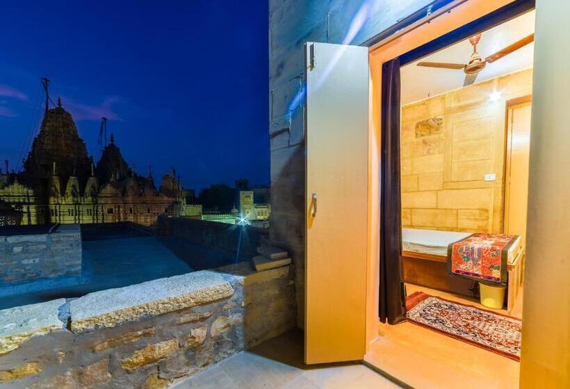 اتاق اکونومی, Mud Mirror Guesthouse