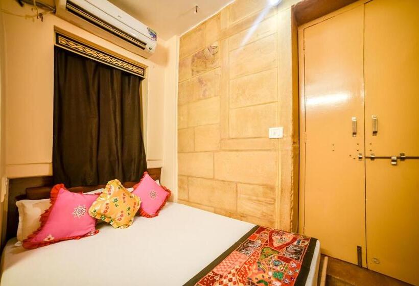 اتاق اکونومی, Mud Mirror Guesthouse