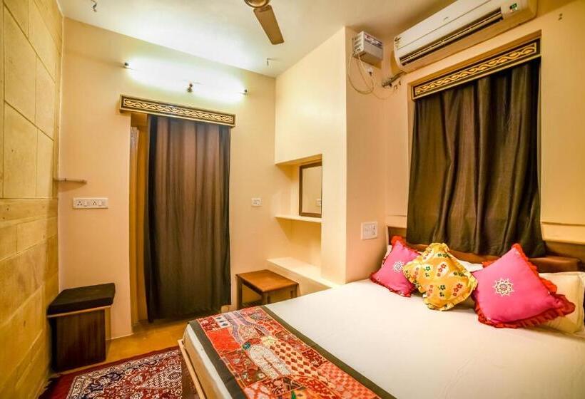 اتاق اکونومی, Mud Mirror Guesthouse