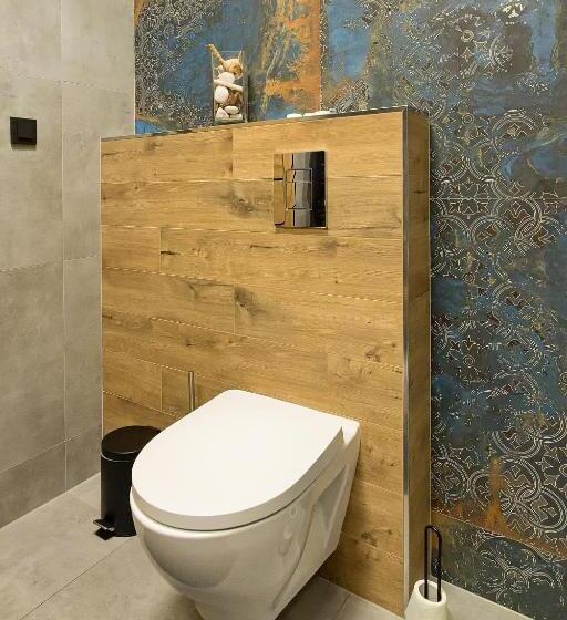 اتاق استاندارد سه نفره, U šípků