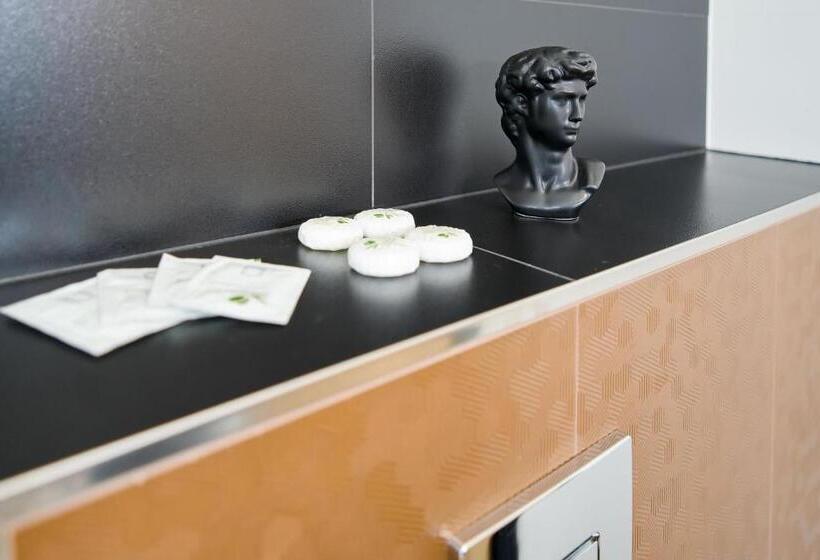 آپارتمان 1 خوابه, U šípků