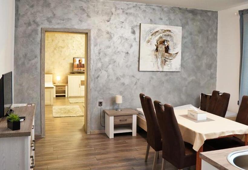 آپارتمان 1 خوابه, U šípků