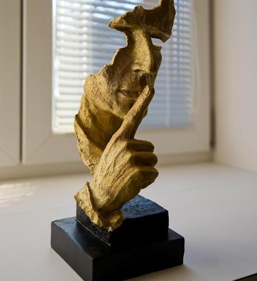 اتاق لوکس چهار تخته, U šípků