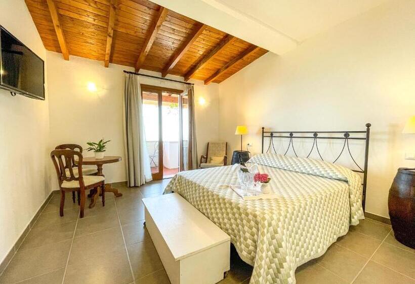 غرفة عائلية مطلّة علي البحر, Il Capanno