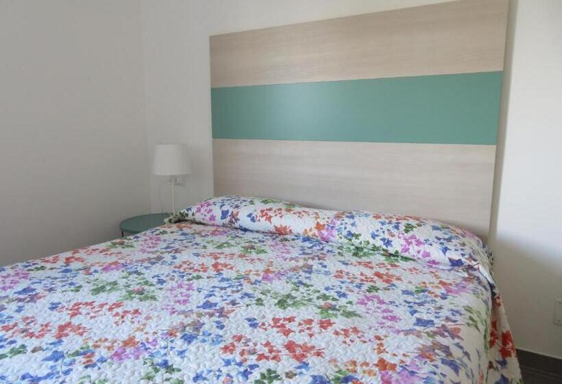 غرفة قياسية ثلاثية, Il Capanno