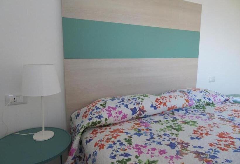 غرفة قياسية ثلاثية, Il Capanno