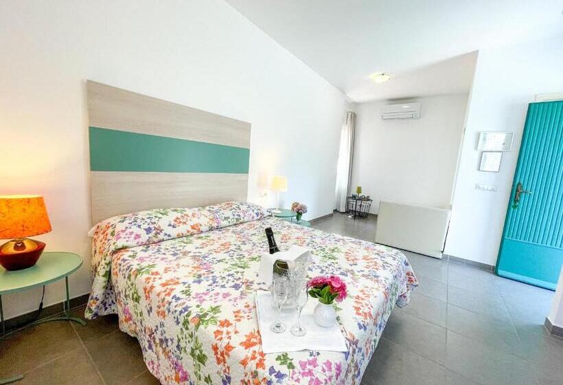 غرفة قياسية ثلاثية, Il Capanno