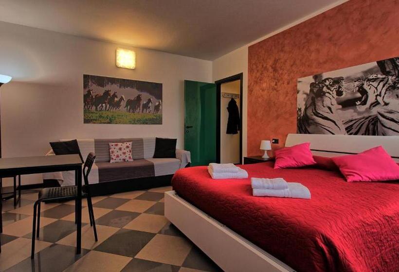 اتاق ساده سه‌ نفره, Casa Aurora Self Catering Studio Como Vacanze