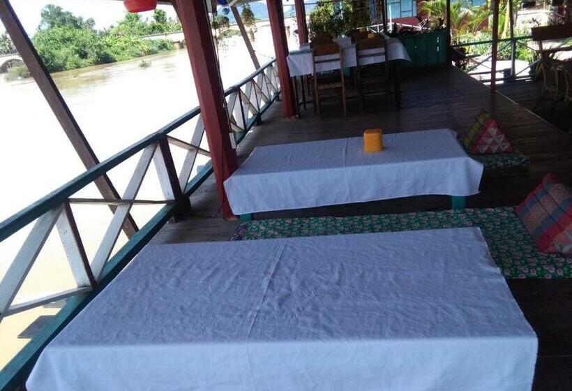 스탠다드 방갈로, Tavendang Guesthouse