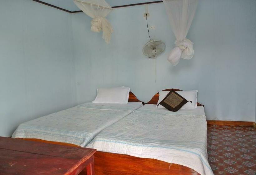 스탠다드 방갈로, Tavendang Guesthouse