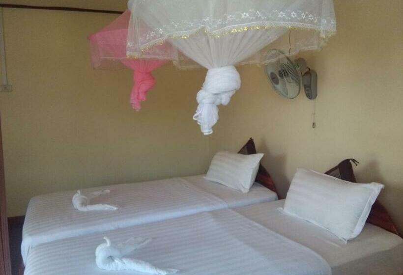 스탠다드 방갈로, Tavendang Guesthouse