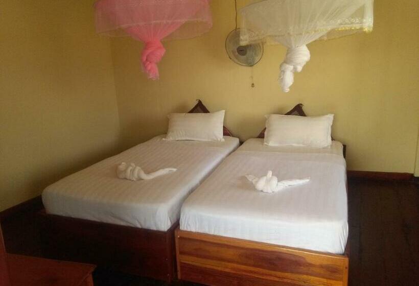 스탠다드 방갈로, Tavendang Guesthouse