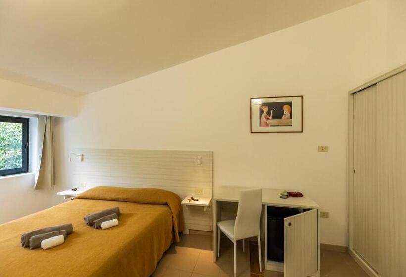 标准间, La Meridiana