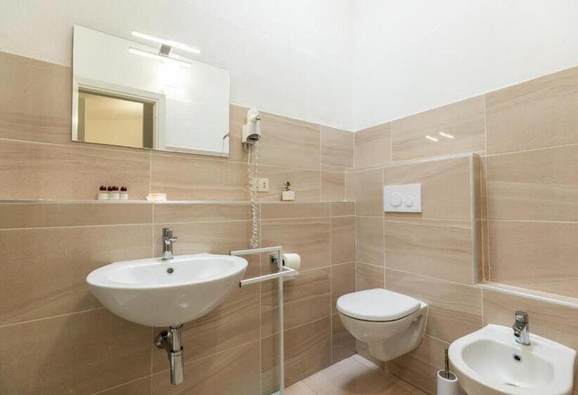 ベーシックルーム, La Meridiana