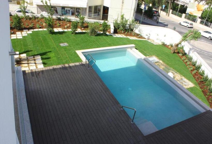 سوییت با چشمانداز استخر, Somewhere  Estoril Guesthouse