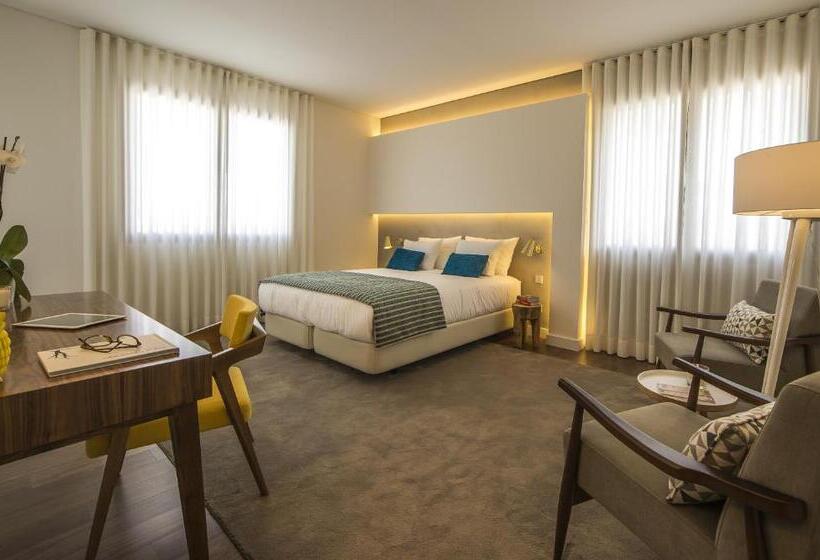 سوییت با چشمانداز استخر, Somewhere  Estoril Guesthouse