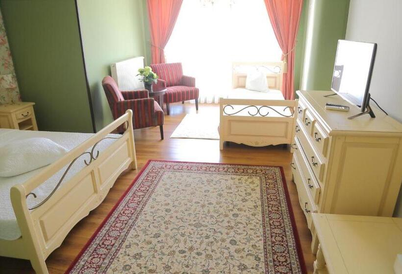 Triple Room Sea View, Boutique Vila White Duchess