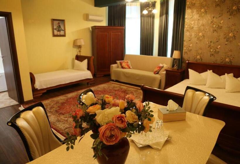 家庭间, Boutique Vila White Duchess