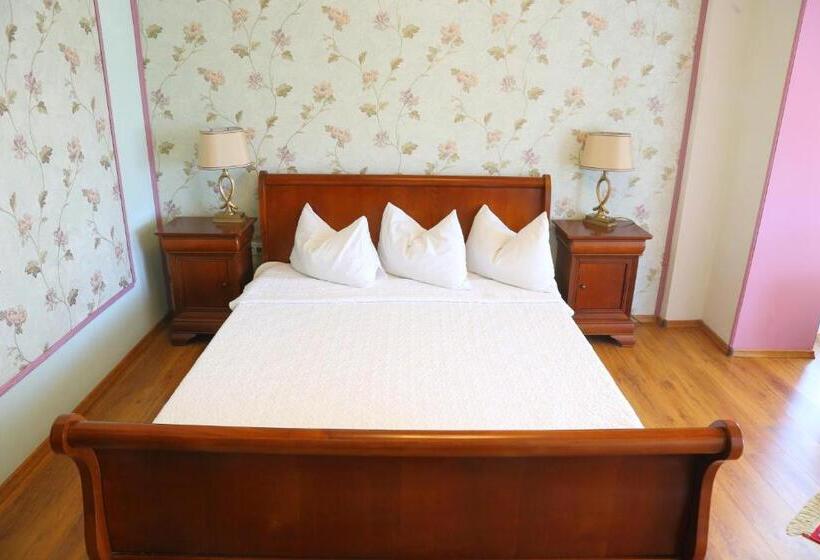 带海景的高档三人间, Boutique Vila White Duchess