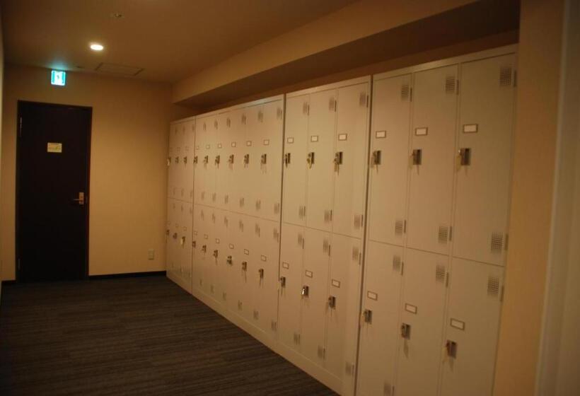 Capsule, Town Hotel 41