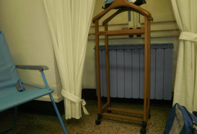 غرفة قياسية رباعية, Guest House Erika