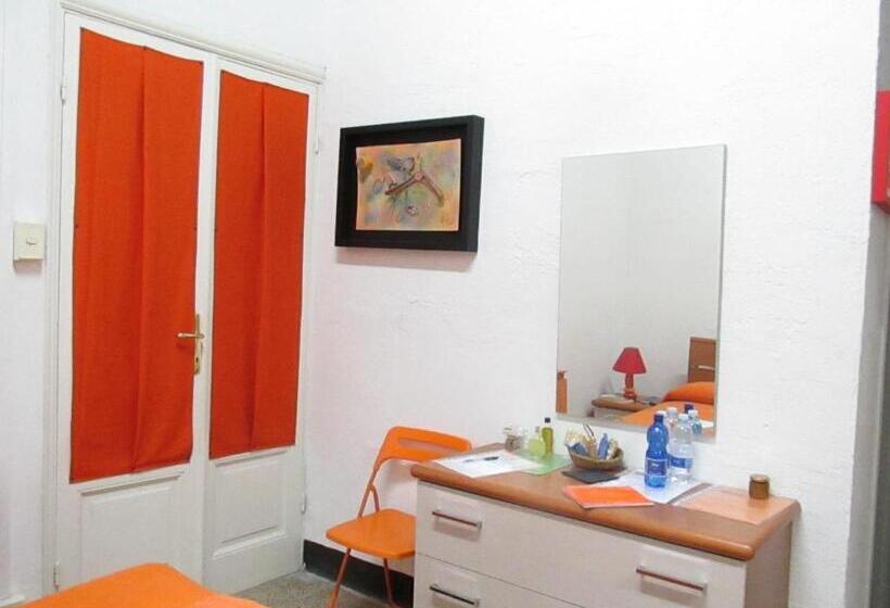 اتاق استاندارد سه نفره, Guest House Erika