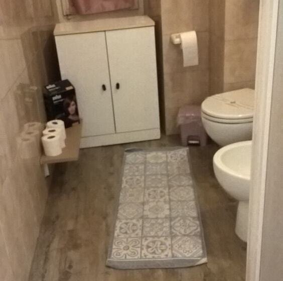 غرفة قياسية ثلاثية, Guest House Erika