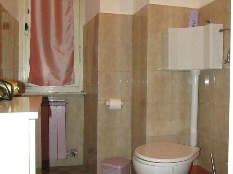 اتاق استاندارد سه نفره, Guest House Erika