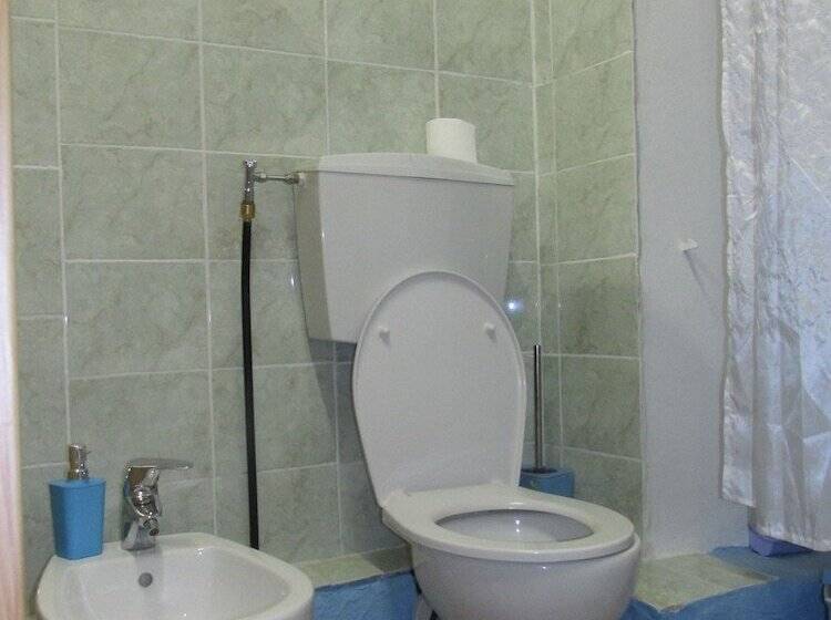 غرفة قياسية رباعية, Guest House Erika