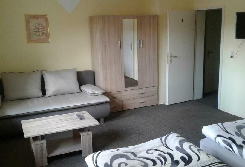 Номер Deluxe, Domäne Paterhof