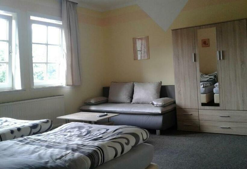 Номер Deluxe, Domäne Paterhof