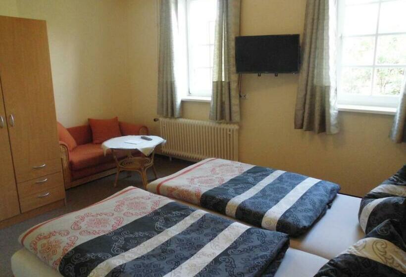 Номер Deluxe, Domäne Paterhof