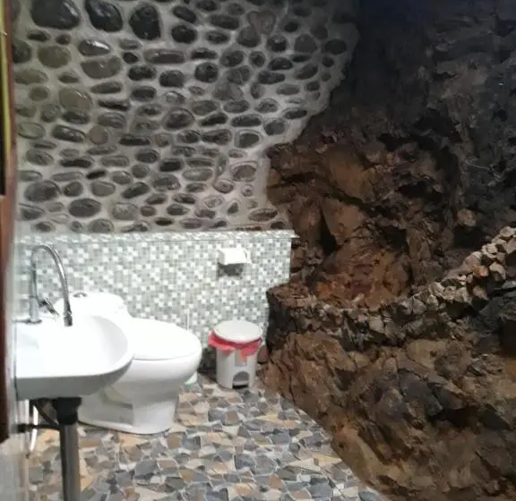 スタンダードルーム, Junia Guesthouse Bukit Lawang