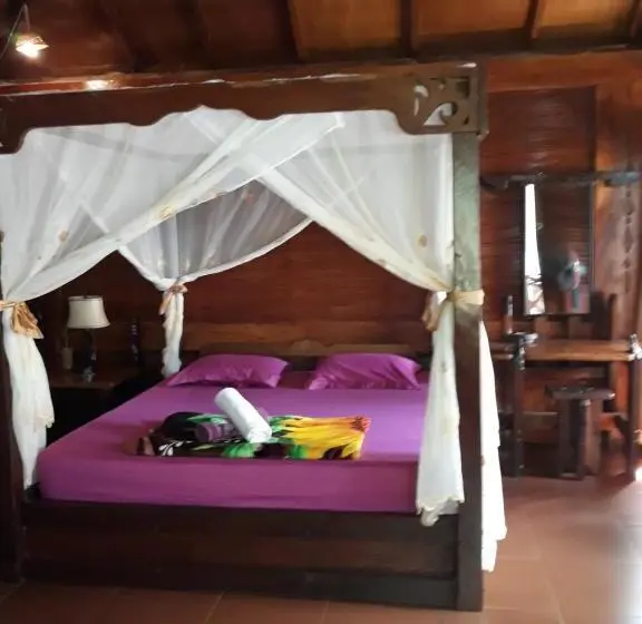 デラックスバンガロー, Junia Guesthouse Bukit Lawang