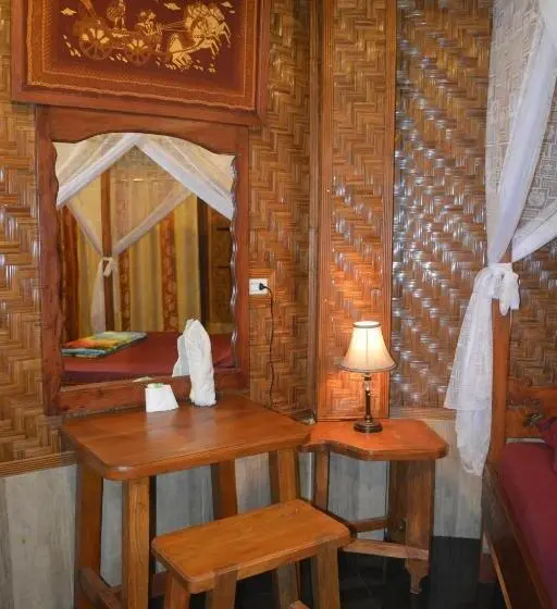 スーペリアーバンガロー, Junia Guesthouse Bukit Lawang