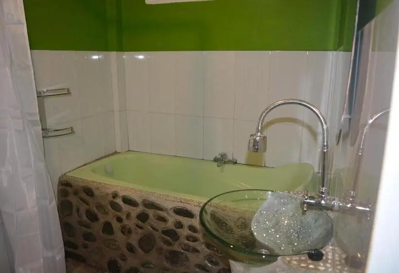 デラックススイート, Junia Guesthouse Bukit Lawang